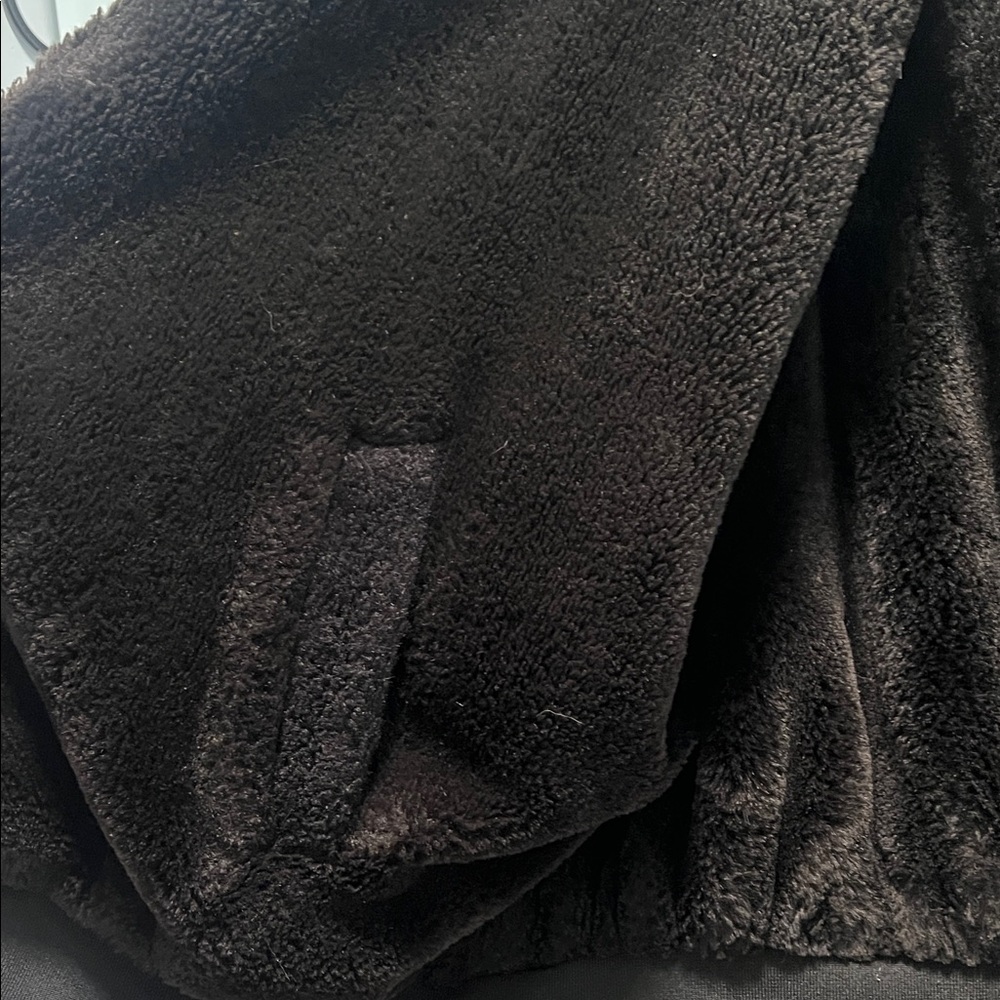 Unisex Oversized and Reversible Black Bomber Jacket with Faux Fur Lining - Picture 4 of 5